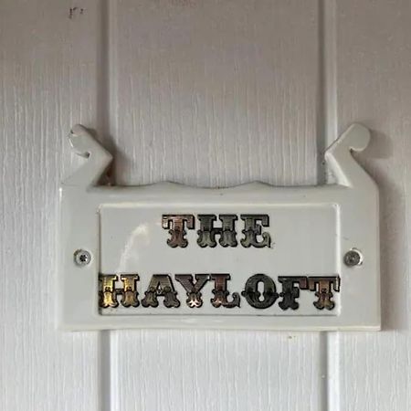 The Hayloft Apartment Абъргавени Екстериор снимка
