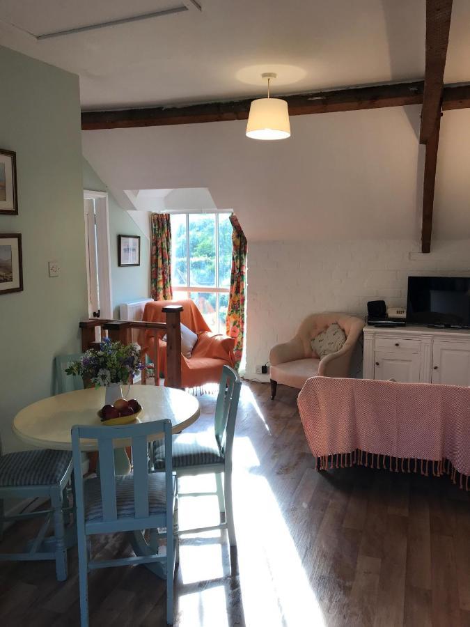 The Hayloft Apartment Абъргавени Екстериор снимка